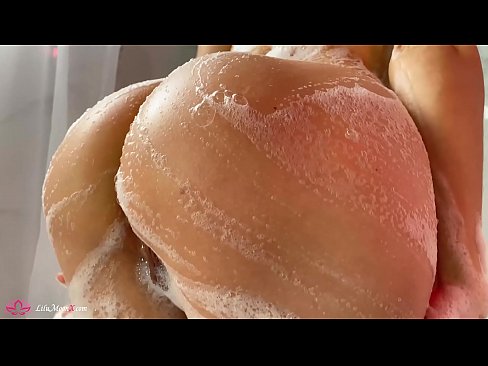❤️ Brunetka masturbuje kundičku s vibrátorom až do intenzívneho orgazmu v sprche ❤️❌ Kvalitné porno na sk.vanalize.ru ☑